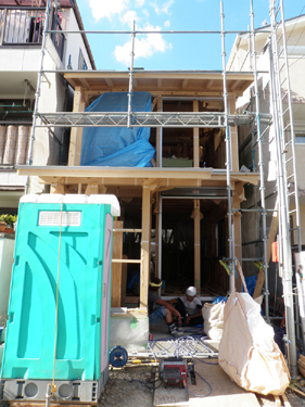 愛知県名古屋市瑞穂区/自然素材の狭小住宅