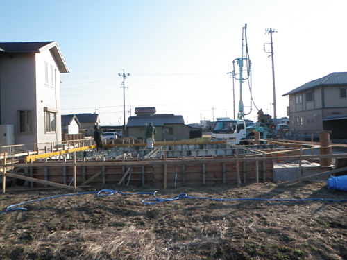 あま市美和町/土壁の家　ベース打設