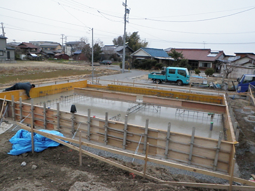 あま市美和町/土壁の家　ベース打設